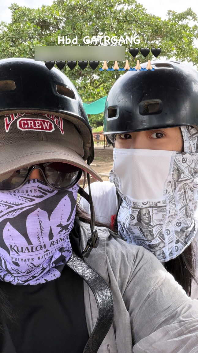 Aespa's Giselle Seen Again With 'Dating Rumor' Producer, Faces Fully Covered in Close Shot
