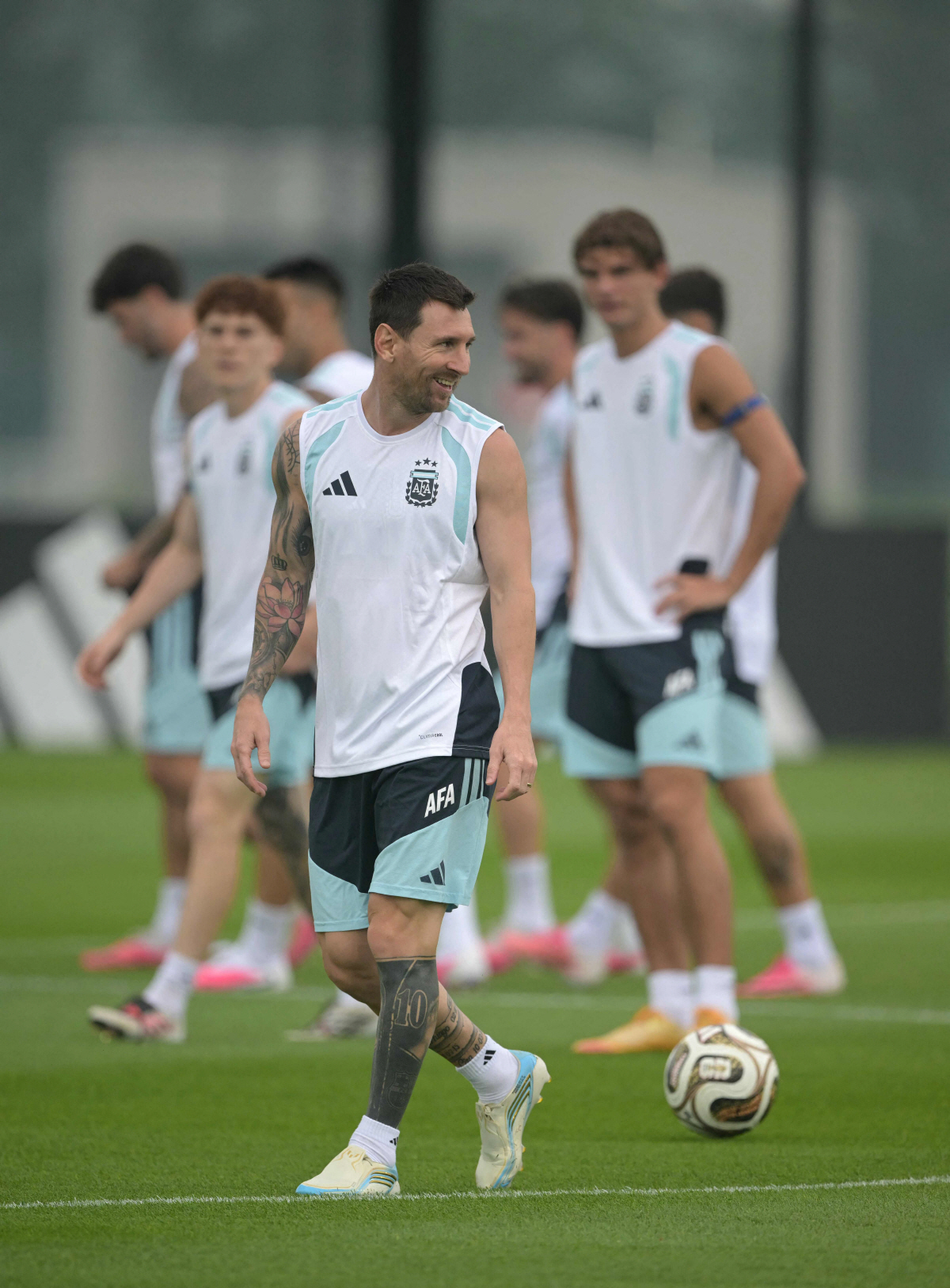 Argentina's forward #10 Lionel Messi smiles during a training session on the eve of the 2026 World Cup football tournament final match against Spain, in Morristown, New Jersey, on July 18, 2026. (Photo by JUAN MABROMATA / AFP)