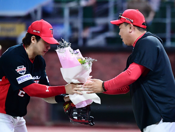 '타이거즈 역대 최연소' 이범호 200승 감독됐다 "좋은 선수들, 코칭스태프, 프런트 만났다, 다들 감사해"