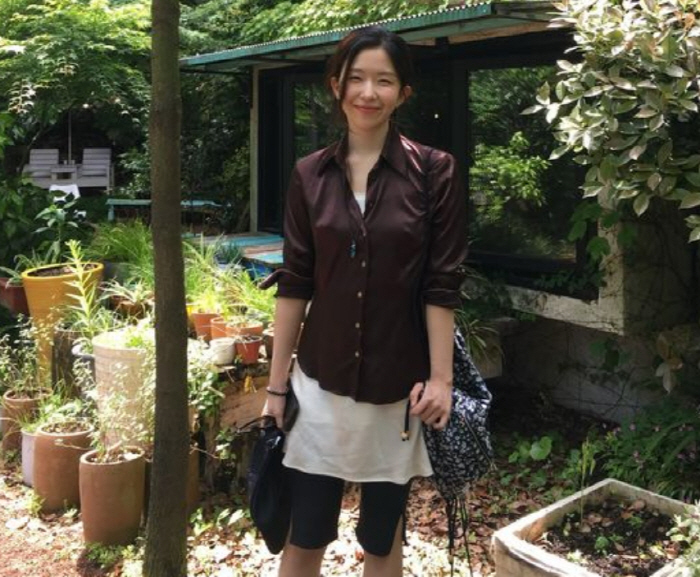 Yoon Ga-yi, who is dating Chang Kiha, shares an update from Jeju after confirming their relationship 'Thank you, I love you'