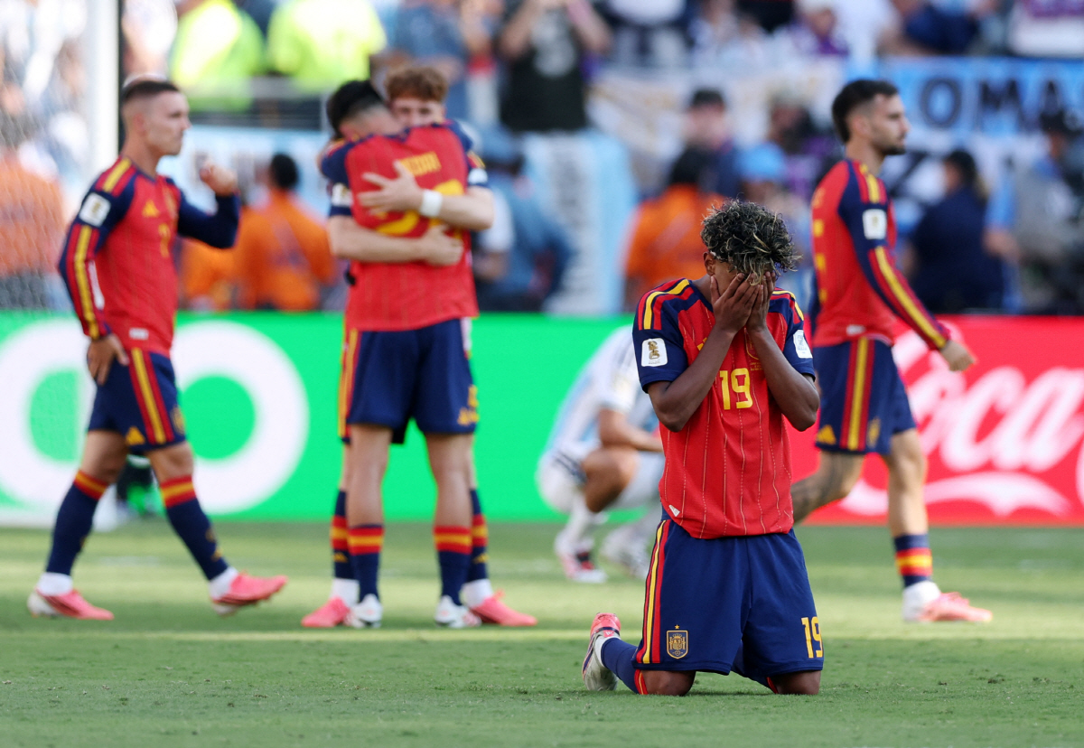 EAST RUTHERFORD, NEW JERSEY - JULY 19: Lamine Yamal #19 of Spain celebrates after the 1-0 win during the FIFA World Cup 2026 Final match between Spain and Argentina at New York New Jersey Stadium on July 19, 2026 in East Rutherford, New Jersey. Justin Setterfield/Getty Images/AFP (Photo by Justin Setterfield / GETTY IMAGES NORTH AMERICA / Getty Images via AFP)