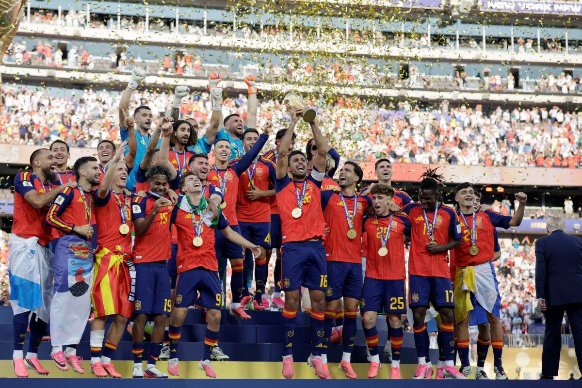 U.S. President Donald Trump walks after presented the FIFA World Cup trophy to Spain after its victory in the 2026 World Cup final at New York New Jersey Stadium in East Rutherford, New Jersey, U.S., July 19, 2026. REUTERS/Evan Vucci REFILE - QUALITY UPDATE??