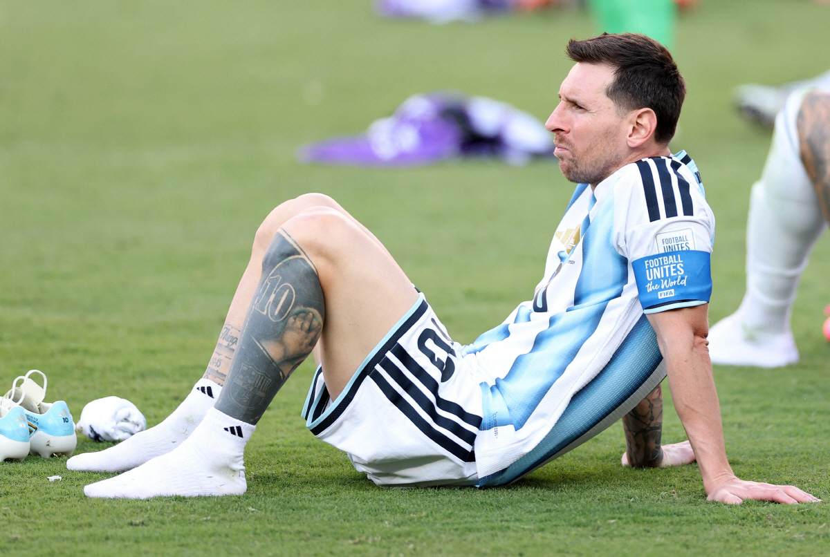 EAST RUTHERFORD, NEW JERSEY - JULY 19: Lionel Messi #10 of Argentina reacts after the 0-1 loss during the FIFA World Cup 2026 Final match between Spain and Argentina at New York New Jersey Stadium on July 19, 2026 in East Rutherford, New Jersey. Dan Mullan/Getty Images/AFP (Photo by Dan Mullan / GETTY IMAGES NORTH AMERICA / Getty Images via AFP)