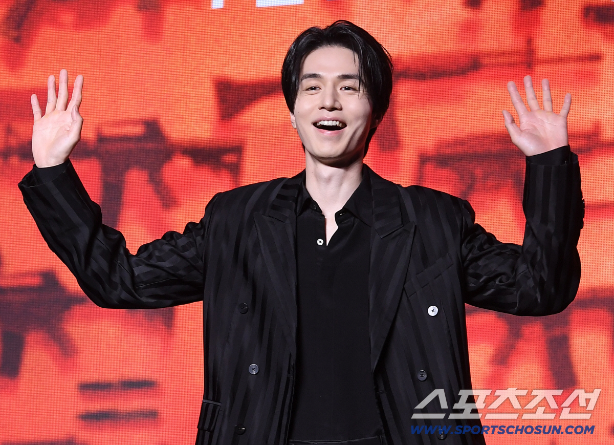 디즈니플러스 '킬러들의 쇼핑몰2' 제작발표회가 20일 오전 서울 영등포 콘래드호텔에서 열렸다. 배우 이동욱이 포즈 취하고 있다. 정재근 기자 cjg@sportschosun.com/2026.7.20/