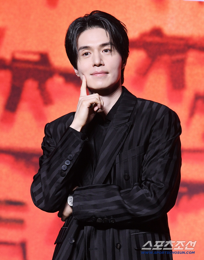 Lee Dong-wook of 'A Shop for Killers Season 2' Says, 'I Am a Gentle Man'
