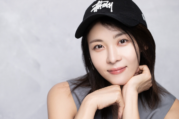 Ha Ji-won to Expand Her Reach Beyond Korea and Into the U.S. ... First Korean Actress to Throw a First Pitch in MLB