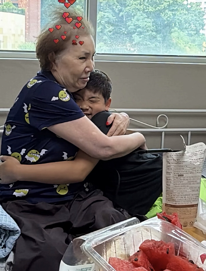 '치매 투병' 안선영母, 1년 만에 본 손주 1초 만에 알아봤다 '뭉클한 재회'