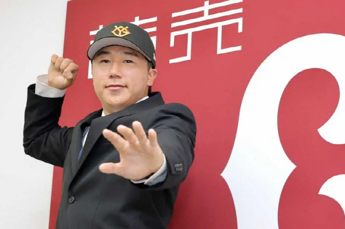 세상에 이런 일이… '원태인 포수 출신' KBO 훈련보조→NPB 요미우리 전격 입단[무로이칼럼]