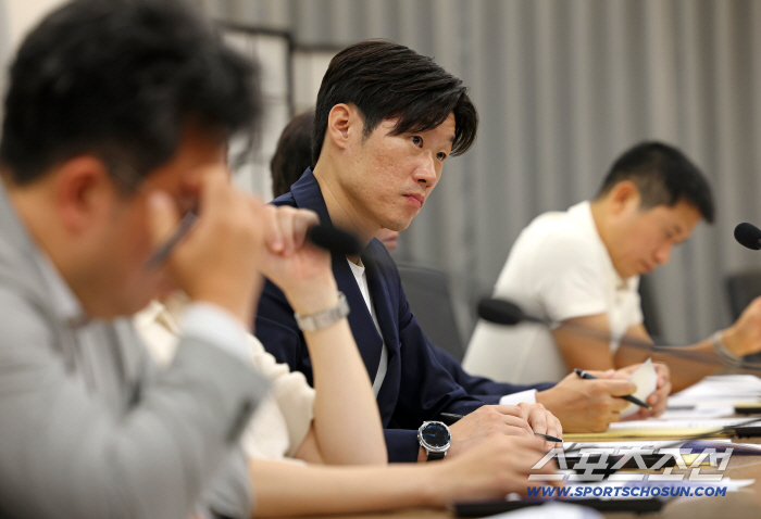 "3000명 이상,구성은 어떻게?" 대한축구협회 선거인단 확대 논의  본격화...박지성 위원장 "원점으로 돌아갈 일 없을것"