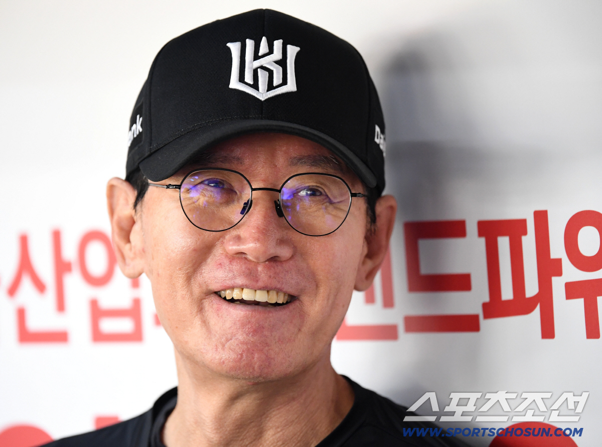 9일 수원 케이티위즈파크에서 열리는 KBO리그 KT와 키움의 경기. 인터뷰하는 KT 이강철 감독. 수원=송정헌 기자 songs@sportschosun.com/2026.07.09/
