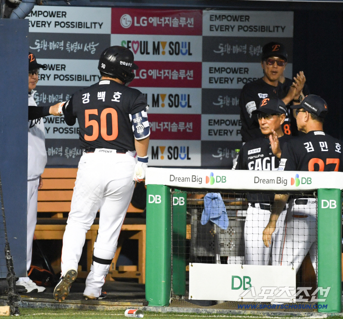 "지금 말할 건 없죠"…'타점 1위' 4번타자 이탈, 사령탑은 왜 말을 아꼈을까