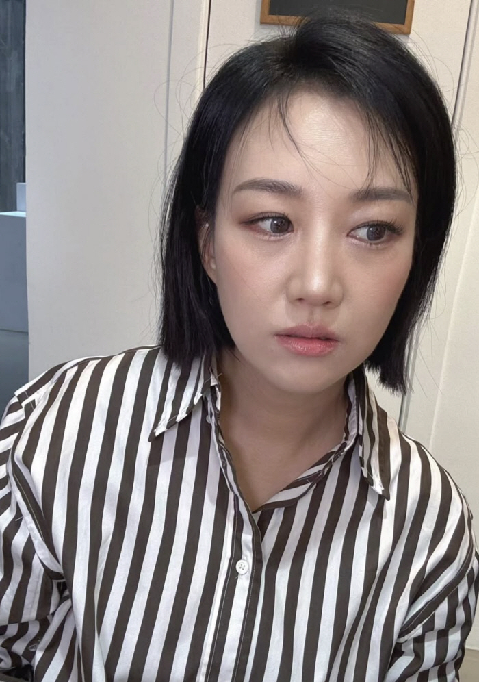Jang Yoon-jeong's Missing Mother Arrested on Fraud Charges Jang Says, 'We Haven't Been in Contact for Over a Decade' Summary