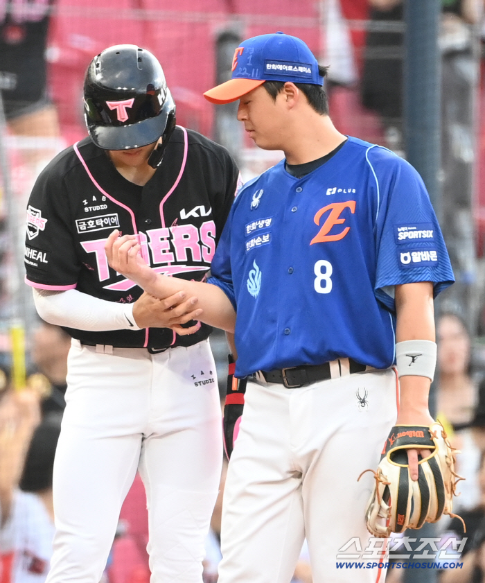 '이때부터였나?' 김도영도 멈추게 한 노시환 손가락…1회 그 장면이 복선이었다