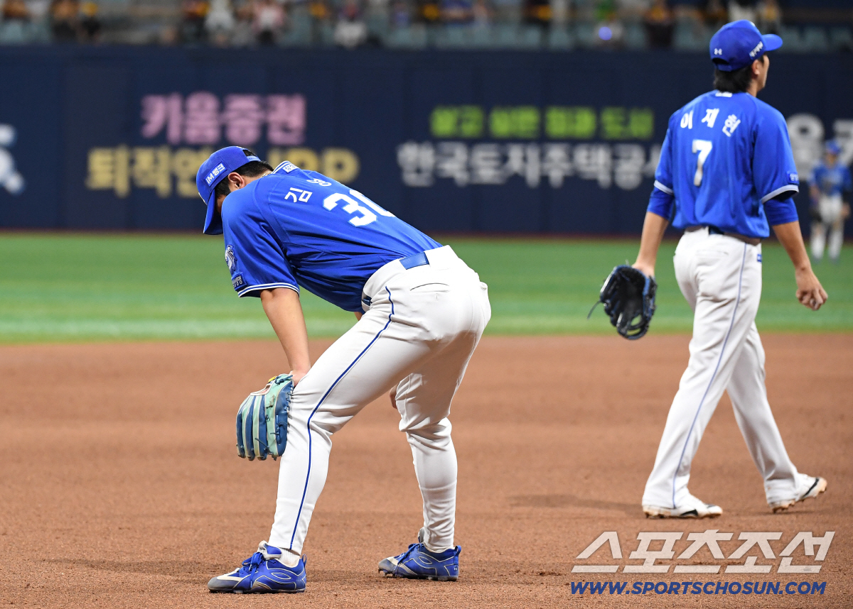21일 고척돔에서 열린 KBO리그 삼성과 키움의 주중 3연전 첫 번째 경기. 7회말 2사 3루. 히우라의 내야땅볼을 잡지 못해 동점을 허용한 삼성 김영웅 3루수. 고척=송정헌 기자 songs@sportschosun.com/2026.07.21/