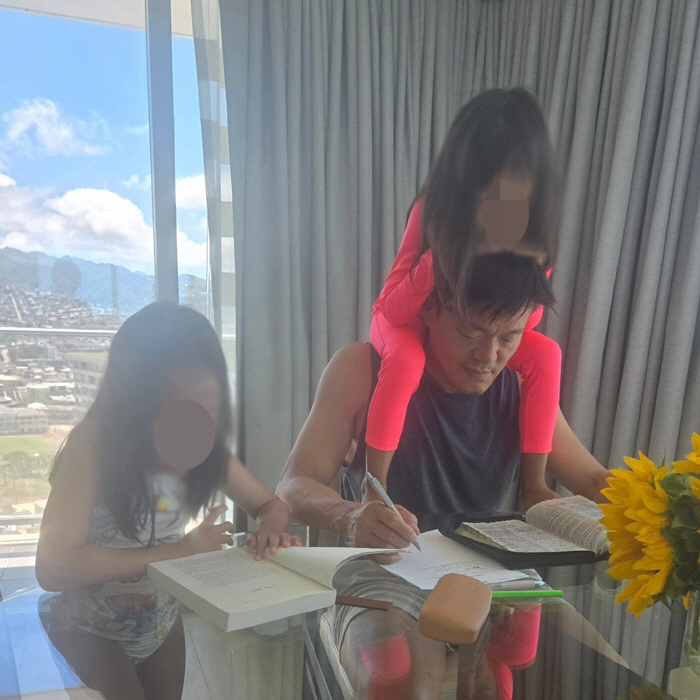 JYP's Park Jin-young Hopes His Two Daughters Will Become Idols... 'I Want to Form a Girl Group with Rain and Kim Tae-hee's Daughter, and Boom's Daughter' ('Omniscient Interfering View')