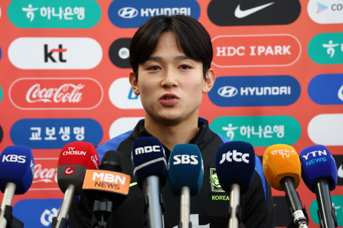 으악! 최악의 빅찬스미스...'손흥민 후계자' 양민혁 이럴 수가, 토트넘 통산 첫 골 무산 '아쉬운 45분'