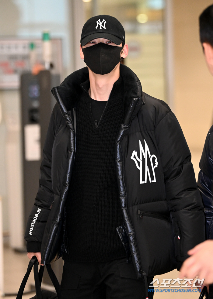 [포토] 황민현, 마스크로 가려도 멋짐