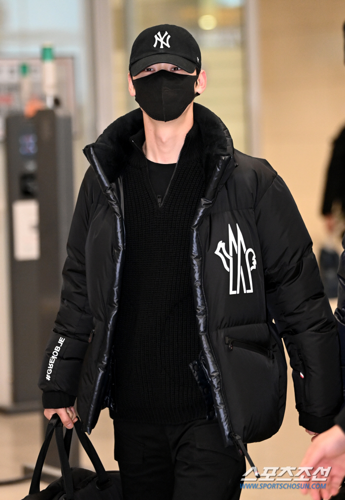 [포토] 황민현, 올블랙 카리스마