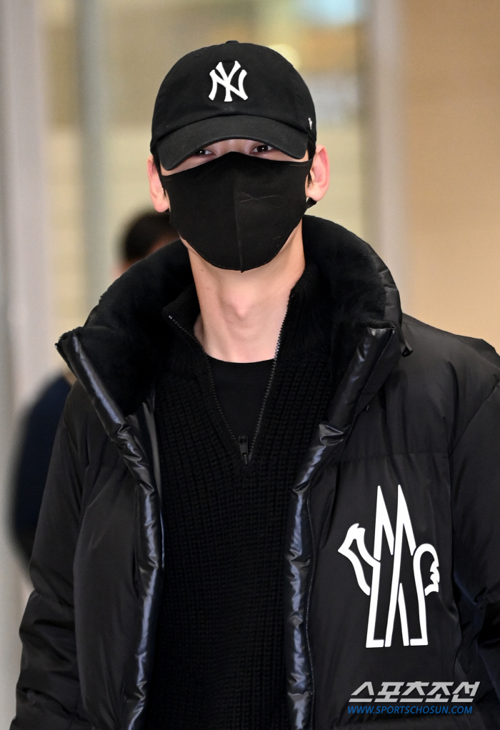 [포토] 황민현, 마스크로 가린 잘생김