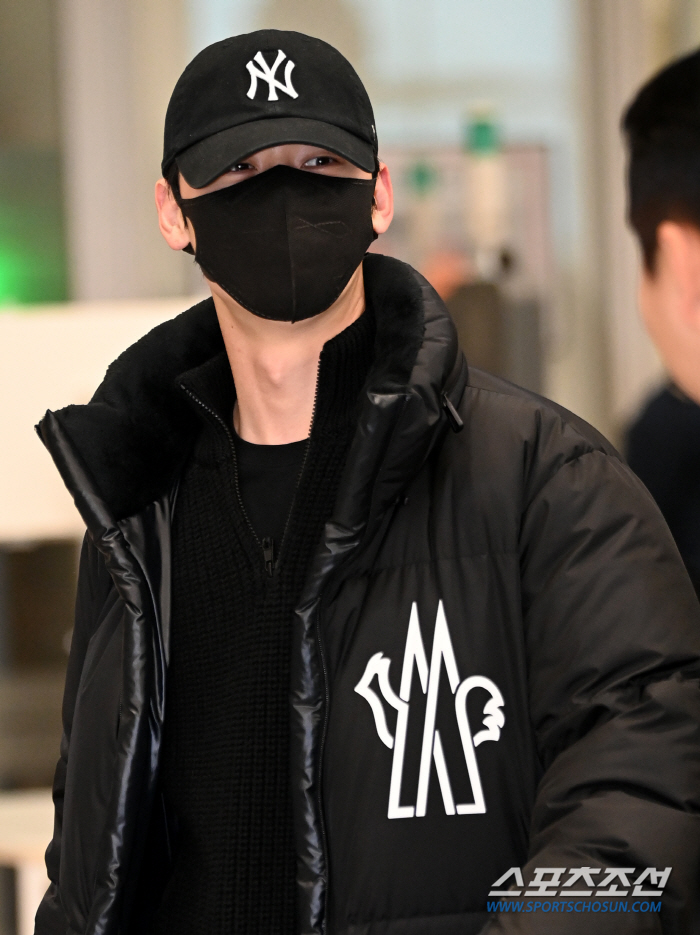 [포토] 황민현, 마스크 속 잘생긴 미소
