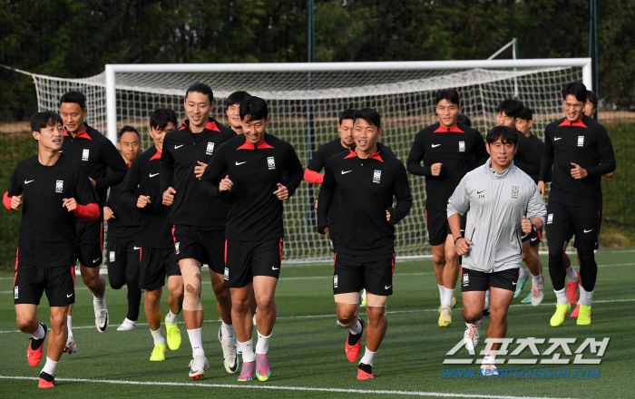 [포토] 주장 손흥민 나를 따르라