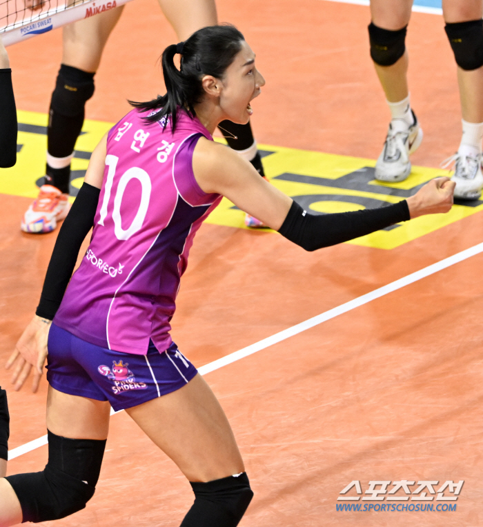 [포토] 김연경, 주먹 불끈 호랑이 환호!