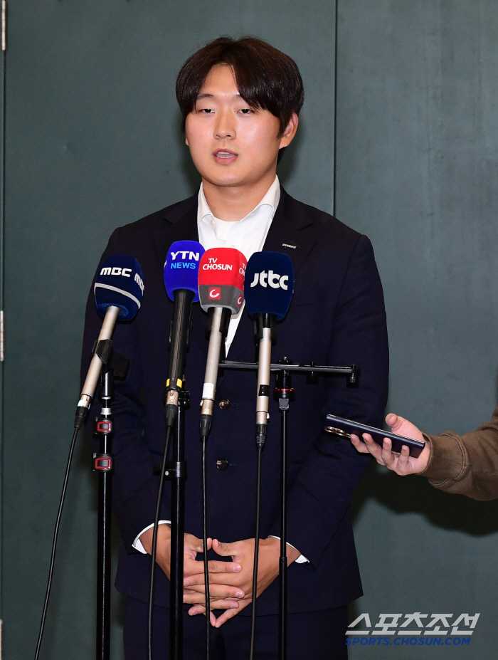 [포토] 김택연 스프링캠프 무사히 마쳤어요