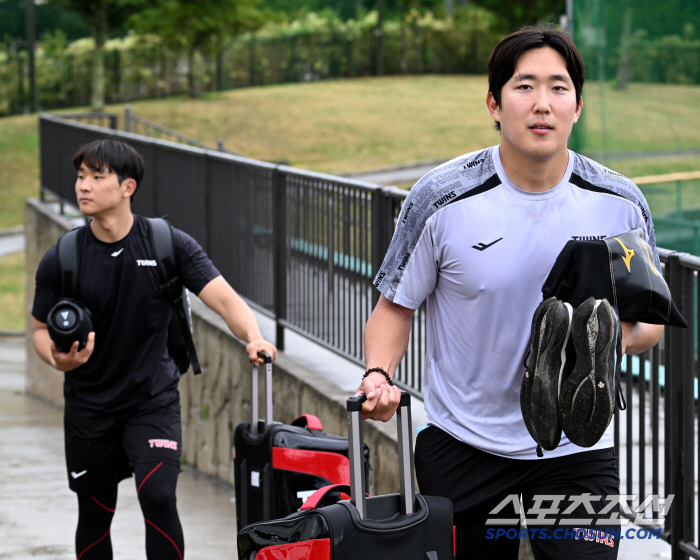 [포토] 손주영-우강훈, 잠실로 돌아가야죠