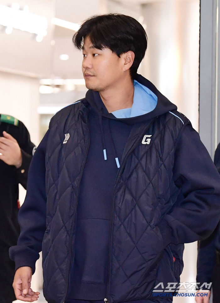 [포토] 손호영 전지훈련 마치고 귀국