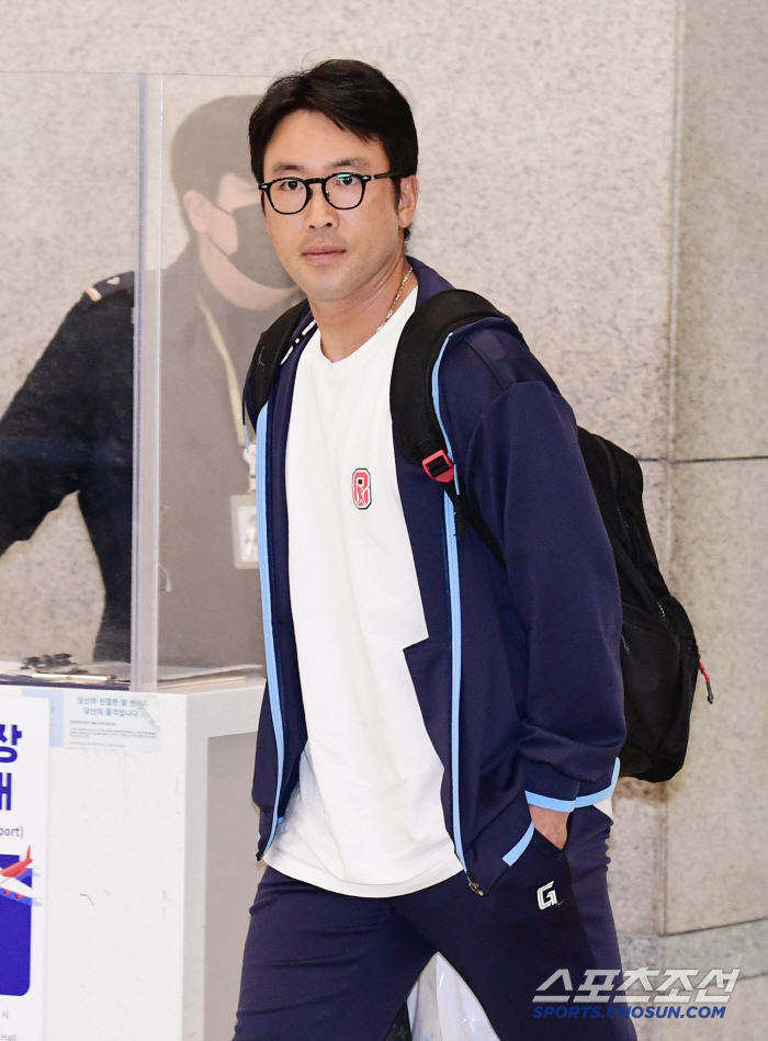 [포토] 전준우 캠프 훈련 무사히 마쳤습니다