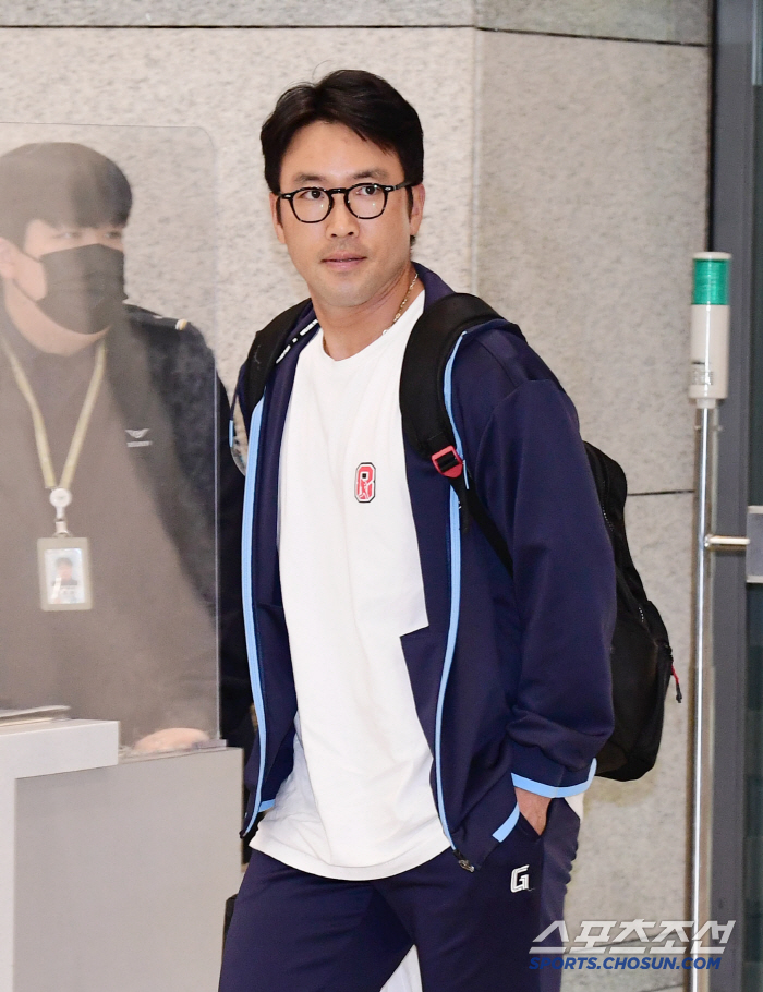 [포토] 전준우 건강하게 캠프 마쳤습니다