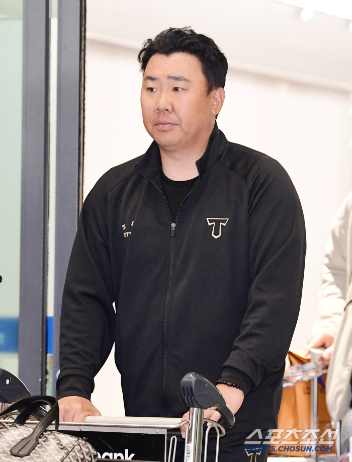 [포토] 이범호 감독 스프링캠프 무사히 마쳤습니다