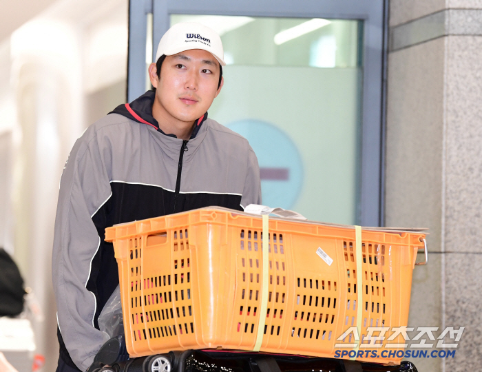 [포토] 손준영 캠프 마치고 건강한 모습으로 귀국