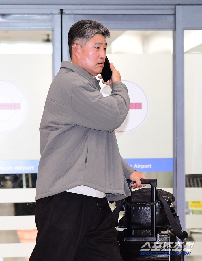 [포토] 이숭용 감독 스프링캠프 마치고 귀국