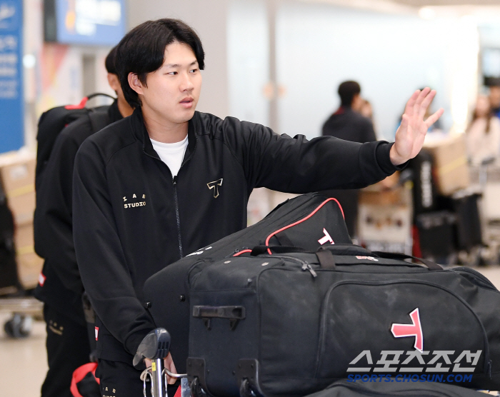 [포토] 팬 향해 손 흔드는 최원준