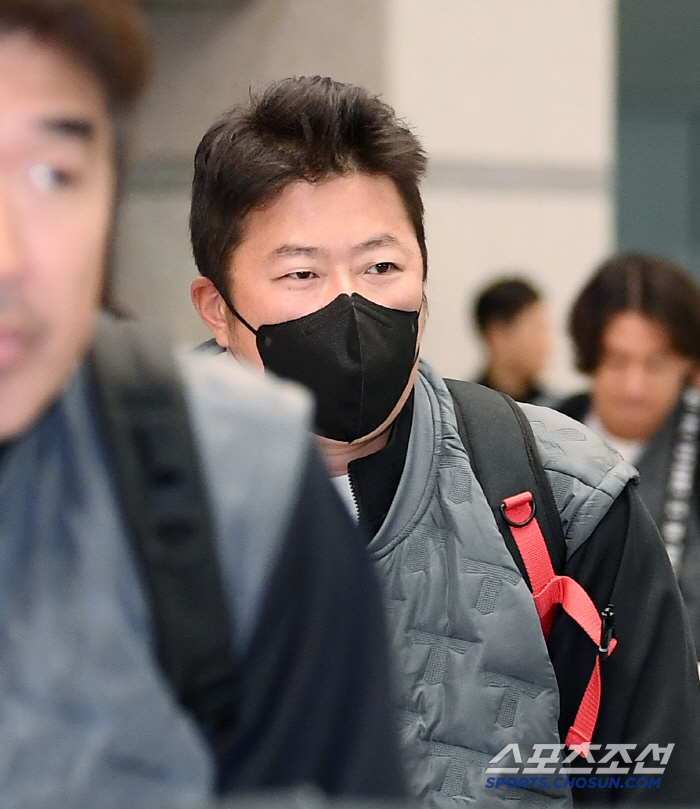 [포토] 입국장 나오는 최형우