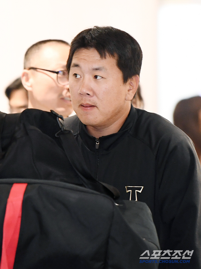[포토] 입국장 나오는 이우성