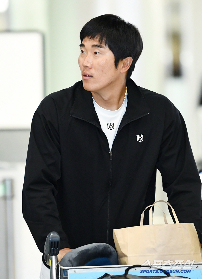 [포토] 전훈 마치고 귀국하는 KT 허경민
