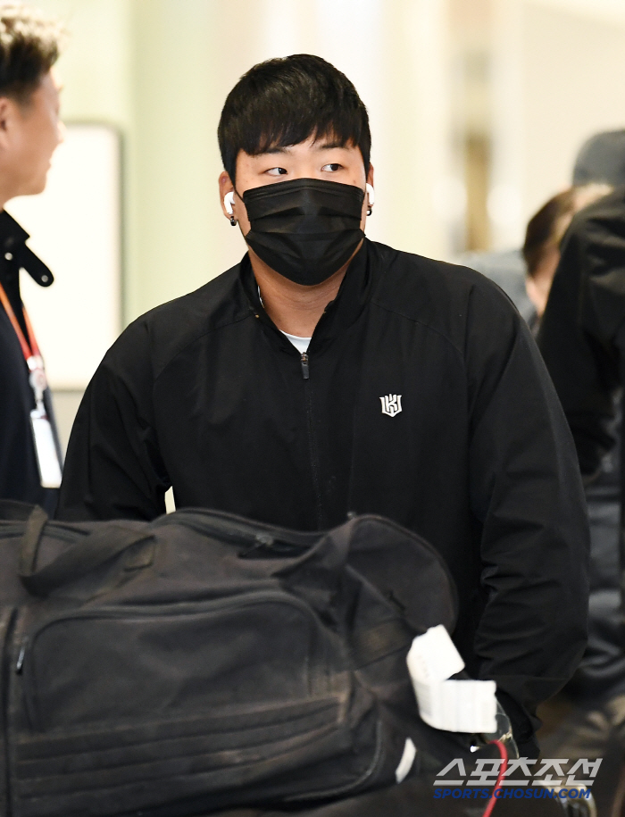 [포토] 입국장 나오는 강백호