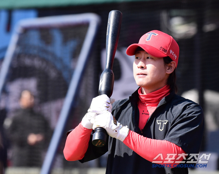 [포토] 진지하게 타격 훈련을 하고 있는 박찬호