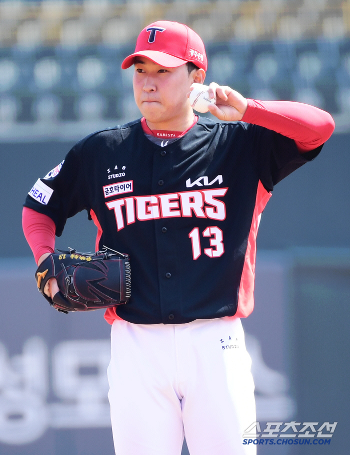 [포토] 윤영철 건강하게 첫 선발 등판