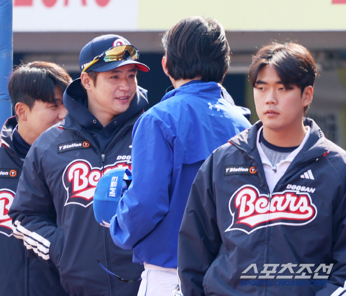 [포토] 반갑게 인사 나누는 구자욱과 김재환