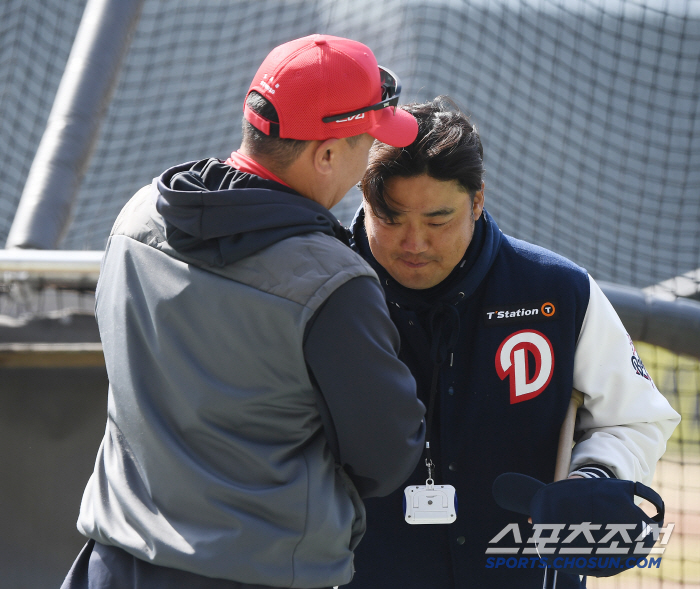 [포토] 박석민 코치 격려하는 이범호 감독