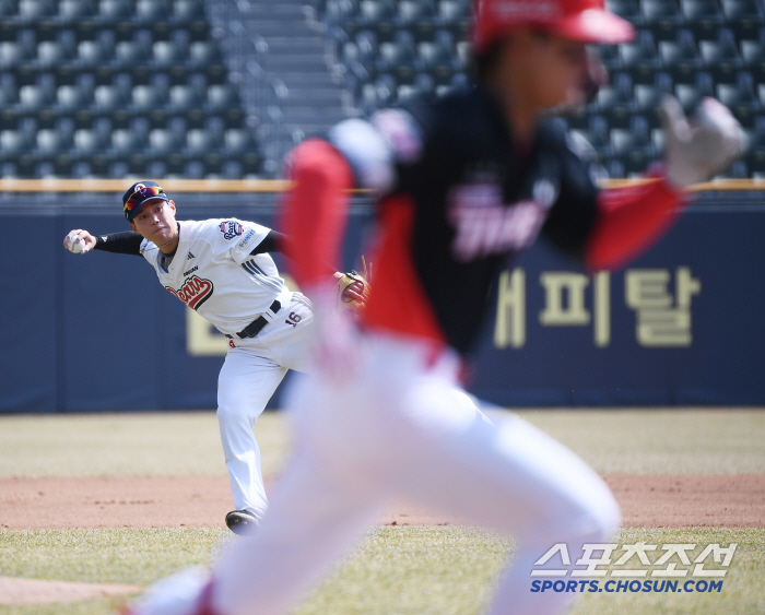 [포토] 박준영 호수비에도 김도영은 세이프
