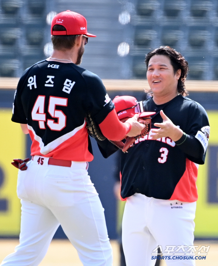 [포토] 김선빈, 위즈덤 투런포 좋았어~