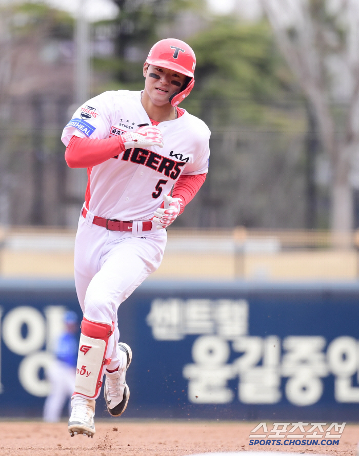 [포토] 김도영 가볍게 1타점 3루타