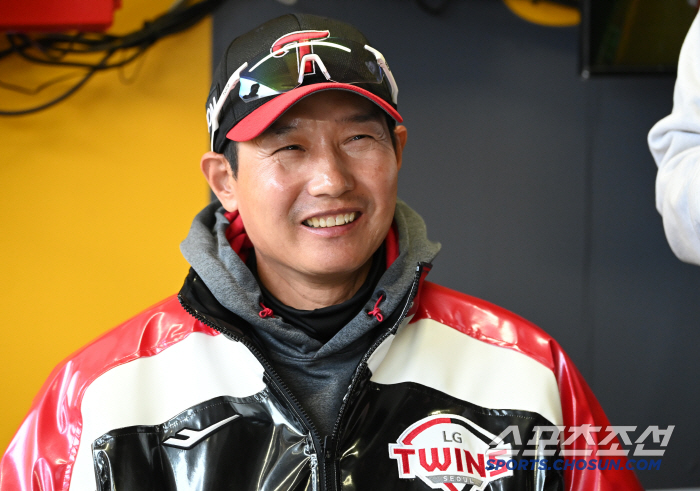 [포토] 염경엽 감독, 시즌 준비 잘 되고 있습니다