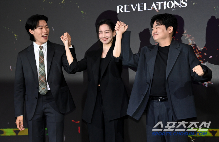 [포토] 류준열-신현빈-신민재, 눈부신 케미 뽐내며