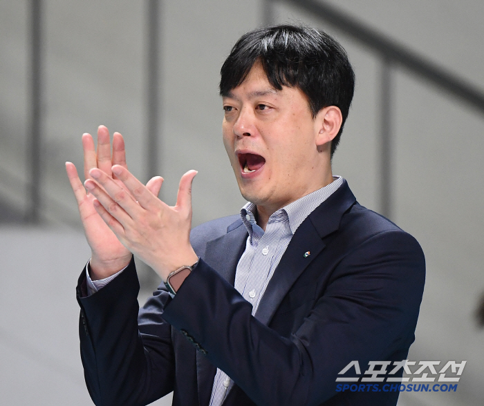 [포토] 이영택 감독 잘한다 우리 선수들