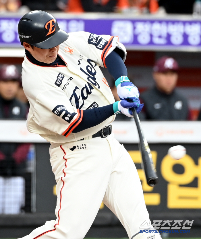 [포토] 노시환의 1타점 적시타